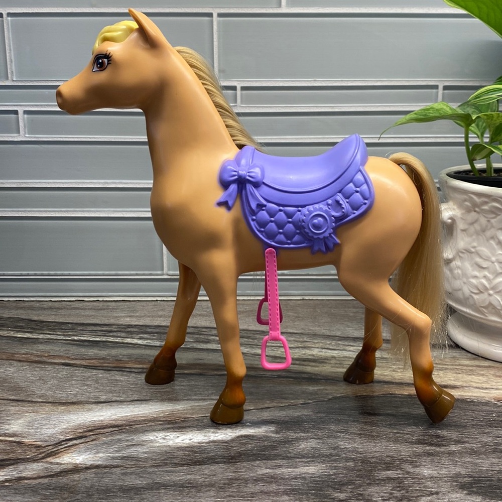 Barbie Horse Camping Fun- Stacie Doll Size Pony 2012 Mattel Purple Saddle
